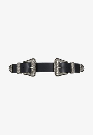Cinto de couro preto com fivelas de metal prata ornamentadas, apresentando padrões intrincados e um design texturizado, finalizado com bordas decorativas.