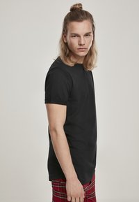Urban Classics SHORT SHAPED TURN UP TEE - Jednoduché tričko - black