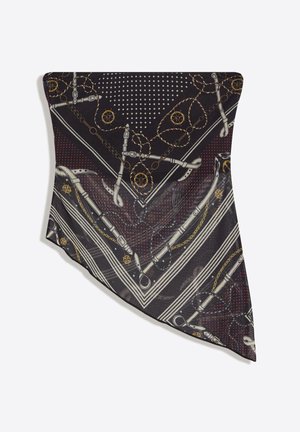 Černý šátek s bílými pruhy, zlatým řetízkem a motivy volantu a tečkovaným vzorem vytvářejícím centrální trojúhelník.