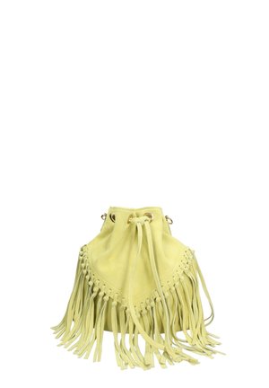 Sac seau en daim jaune avec cordon de serrage, franges et détail tressé, présenté debout sur fond blanc uni.