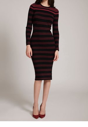 Robe fourreau - red