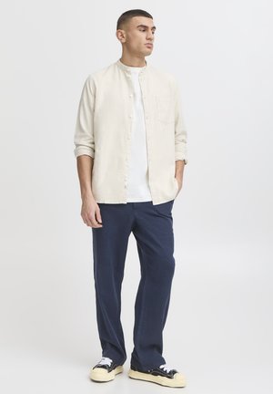 SDALANN LINEN MIX STRAIGHT FIT - Jogginghose - insignia blue