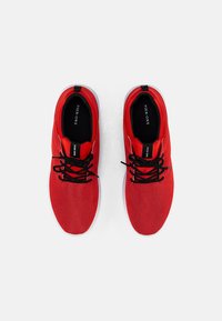Pier One UNISEX - Sapatilhas - red white