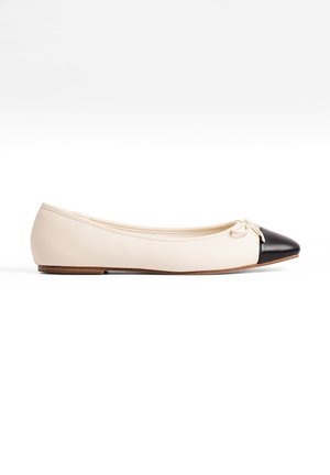 CONTRAST TOE - Ballerinasko - offwhite black