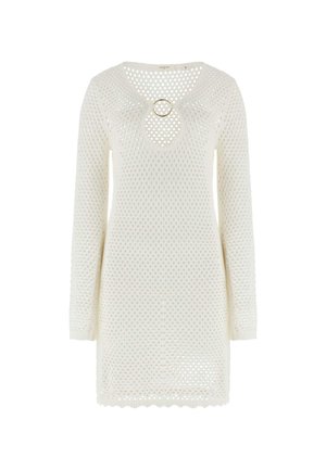 Vestito bianco a maniche lunghe in maglia all'uncinetto con motivo a trama aperta e dettaglio con anello dorato sulla scollatura rotonda.