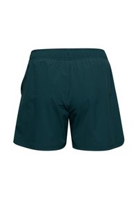 Herrbadbyxor, mörk teal, lätt tyg, elastisk midja, sidofickor, slät yta, över knäna längd, enkel design.