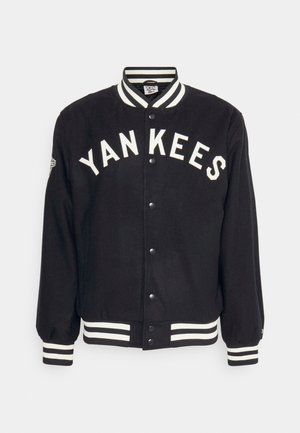 New Era MLB NEW YORK YANKEES PATCH VARSITY  - Klubu apģērbs - navy/white