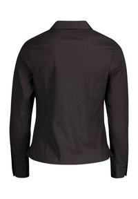 Chemise noire à manches longues avec col, en tissu lisse et texturé, et un dos cintré. Couture détaillée le long des poignets.