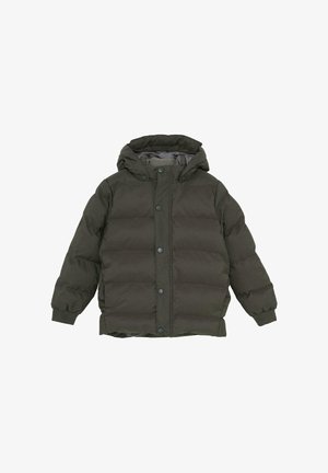 Giacca invernale imbottita di un verde scuro con cappuccio, bottoni a pressione frontali e polsini a coste, progettata per il freddo.