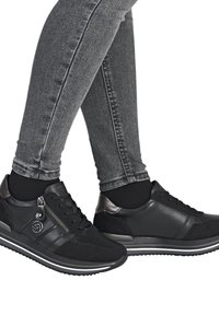 Remonte Trainers - schwarz