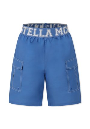 Pantaloni shorts blu con vita regolabile e logo "STELLA McCARTNEY". Presenta due tasche cargo con chiusura a pattina e solcature bianche a contrasto.