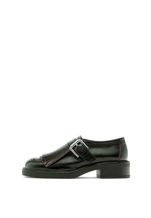BUCKLED DERBY WITH FRINGE - Instappers - black