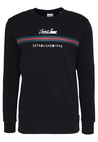 Felpa nera con maniche lunghe, collo a giro, caratterizzata da una striscia orizzontale verde e rossa, con la scritta "Jack & June ESTABLISHED 1990" in bianco.