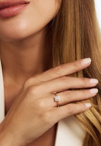 Isabel Bernard Ring - gold coloured