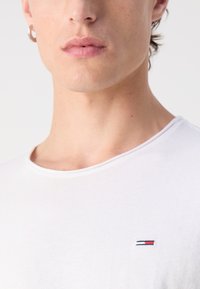 Tommy Jeans JASPE 2 PACK - T-shirts basic - black / white