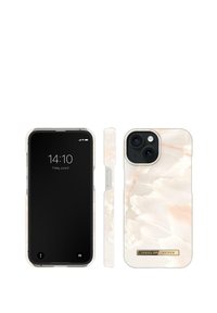 Telefonetui i et gennemsigtigt materiale med et marmor mønster i bløde pink og hvide nuancer, prydet med en guldlabel i bunden.