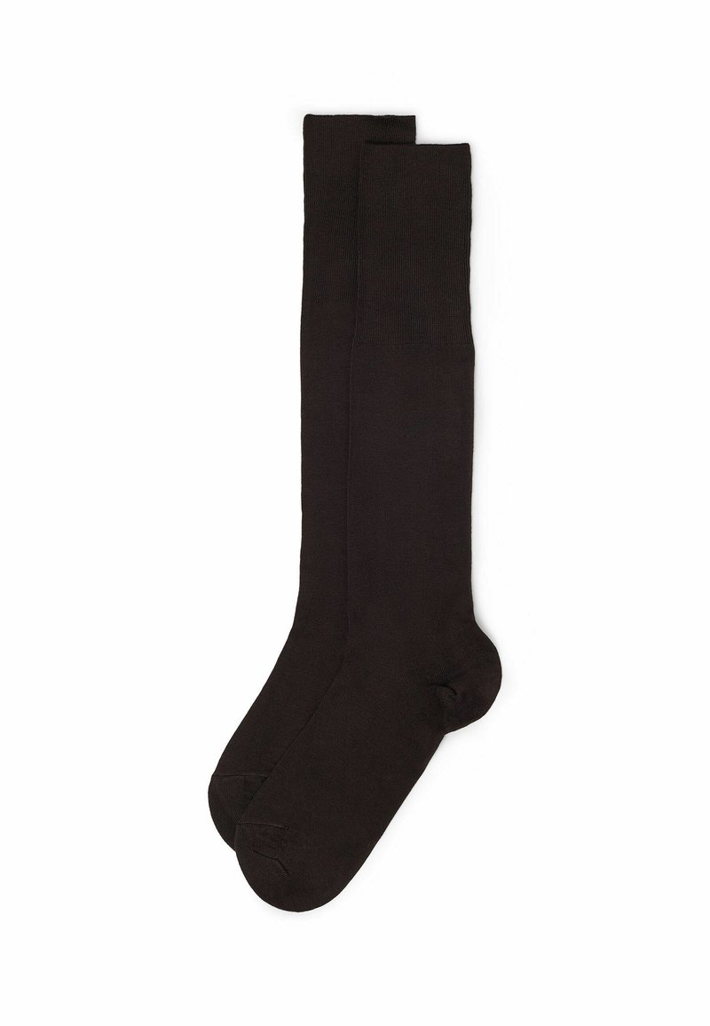 Calze nere al ginocchio realizzate in un tessuto liscio con una texture a coste nella parte superiore e aree rinforzate sulle dita e sul tallone.
