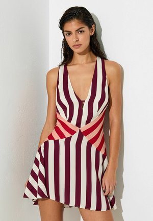 REGULAR FIT - ESME STRIPE-PRINT SLEEVELESS  - Vestito casual - burgundy off white
