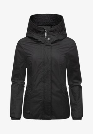 Veste noire avec une capuche matelassée et des panneaux latéraux, dotée d'une fermeture éclair à l'avant, de fermetures à pression et de détails en côte aux poignets. Texture de tissu lisse.