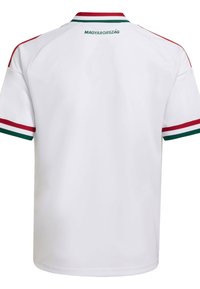 Dos de maillot de sport blanc avec des rayures rouges et vertes sur le col et les manches, texte "MAGYARORSZÁG" sous le col.