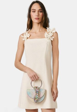 Alma en Pena, BOLSOS DE MUJER CON DETALLES. - Bolso de mano - multicolor