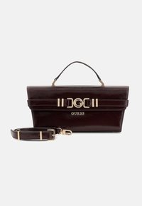 Borsa in pelle verniciata color marrone scuro con manico superiore, dettagli in oro e tracolla staccabile. Presenta un logo e linee eleganti.