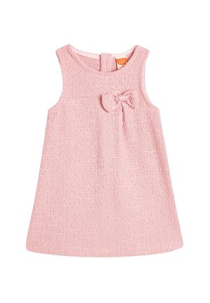 Vestido sin mangas de color rosa claro con un tejido texturizado, que presenta un pequeño lazo en la parte delantera y un cierre de botón en la parte posterior.