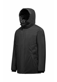 Giacca nera isolante con colletto alto e cappuccio attaccato, dotata di tasche laterali e un esterno elegante e liscio. Realizzata in materiale durevole.