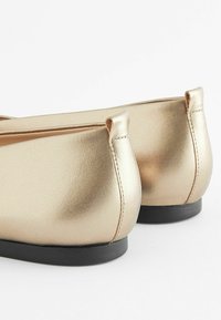 Next SIGNATURE CUT STANDARD - Ballerinasko - gold