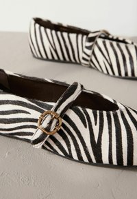 Next WIDE FIT SIGNATURE MARY JANE - Babies - zebra