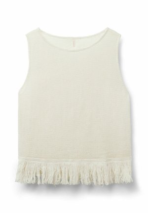 Haut sans manches en tricot blanc cassé avec un col rond et un détail de franges le long de l'ourlet inférieur.