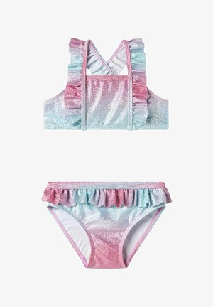 Twee-delig badpak in glanzende pastelkleuren, met ruches op de top en het broekje, en een crisscross ontwerp.