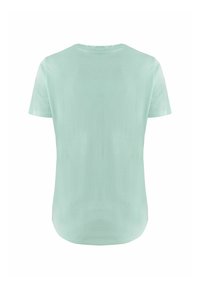 Tyrkysově zelené tričko s kruhovým výstřihem, krátkými rukávy a hladkou, lehkou texturou; má zaoblený lem a žádné viditelné detaily.