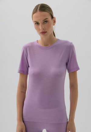 - T-shirt basic