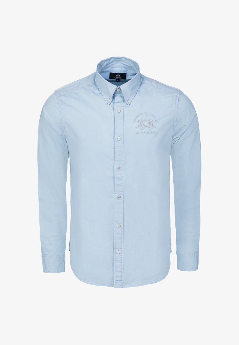 Lichtblauw overhemd met lange mouwen, knopen aan de voorkant, klassieke kraag en geborduurd logo op de borst; glad katoenen stof, reguliere pasvorm.