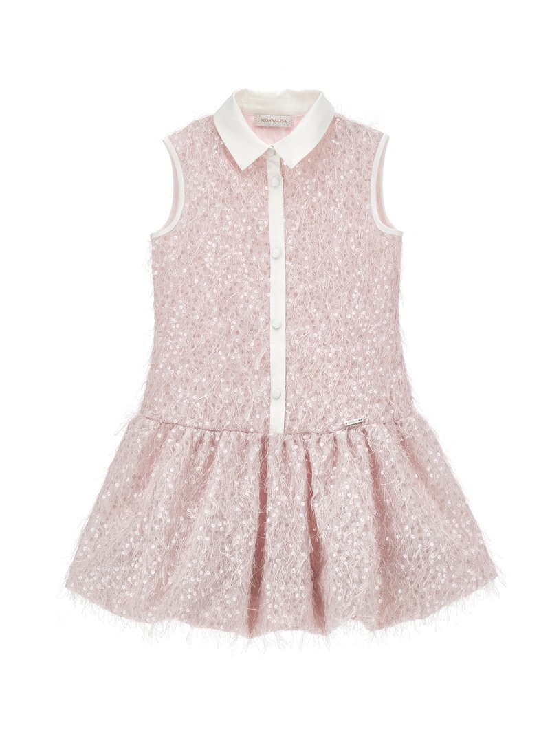 Αμάνικο ανοιχτό ροζ φόρεμα με υφή, λευκό γιακά, κουμπιά εμπρός και φούστα με βολάν, διακοσμημένο με λεπτές παγιέτες σε όλο το ύφασμα.