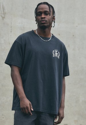 LEGACIES DROP TEE - Tričko s potlačou - vintage black