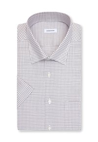 Chemise habillée pour homme à manches courtes, pliée, avec un motif à carreaux marron et blanc, col ouvert, boutons sur le devant et poche poitrine.