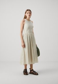 GAP CRINKLE MIXED MEDIA - Vestido informal - beige