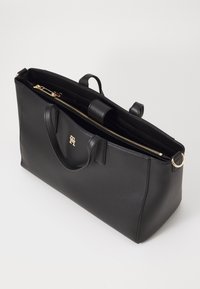 Tommy Hilfiger LOGOTAPE SATCHEL - Håndtasker - black