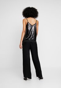 Dorothy Perkins Top - black