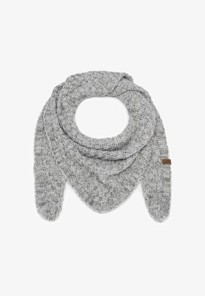 Sciarpa triangolare grigia chiara a maglia con motivo testurizzato e piccola etichetta marrone del marchio su un'estremità, distesa in forma circolare.