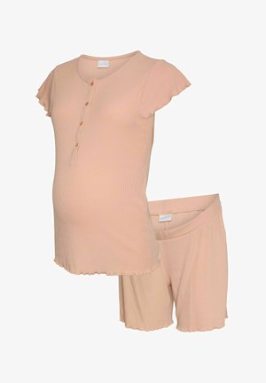 Blød lyserød, ribbet kortærmet graviditetstop med knapstolpe og matchende elastiske shorts med bølgede kanter.