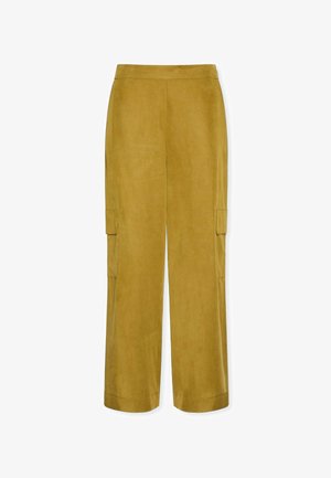Pantaloni giallo senape a gamba larga con tasche cargo laterali e vita alta, mostrati su uno sfondo bianco.