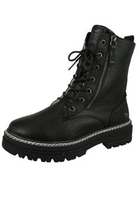 Stivale in pelle nera con lacci e zip laterale, suola in gomma robusta, cuciture bianche e dettaglio borchiato vicino al tallone.