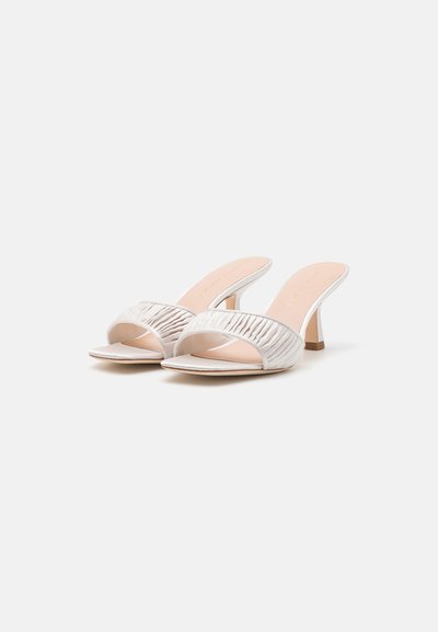 Loeffler Randall NAIMA GATHERED BAND MID HEEL MULE - Magas sarkú papucsszandálok - cream