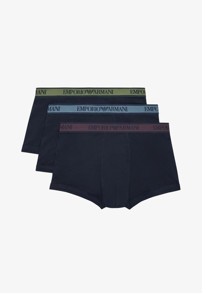 Tres pares de bóxers navy con cinturillas elásticas en contraste de color verde, azul claro y burdeos, con acentos de logotipos impresos.
