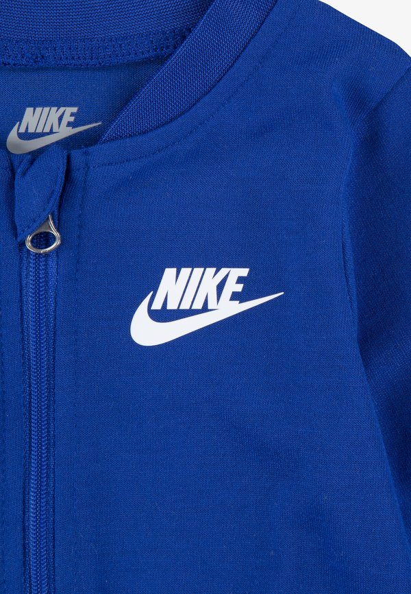 NIKE BABY FOOTED COVERALL AND BIB UNISEX SET - Jumpsuit - game royal3