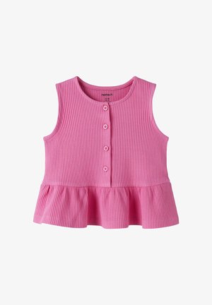 Różowa dzianinowa bluzka dla malucha bez rękawów, z guzikami z przodu i falbaną na dole, o fakturowanej tkaninie i okrągłym dekoltem.