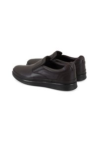 Braune Leder-Slipper mit runder Zehenform, Gummisohle und gepolstertem Kragen. Minimalistisches Design ohne sichtbare Beschläge oder Muster.